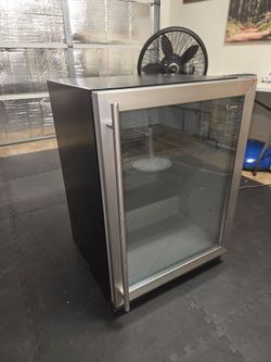 GE Monogram Beverage Center