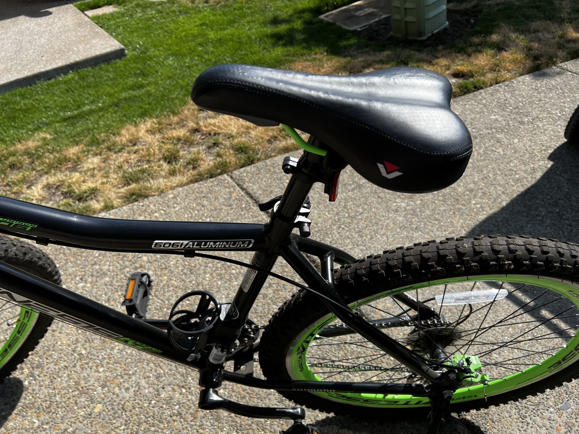 Genesis 27.5 In. RCT Men s Mountain Bike Black green for Sale in Beaverton OR OfferUp