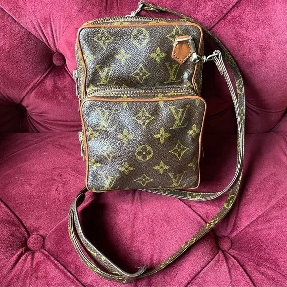 Crossbody bag