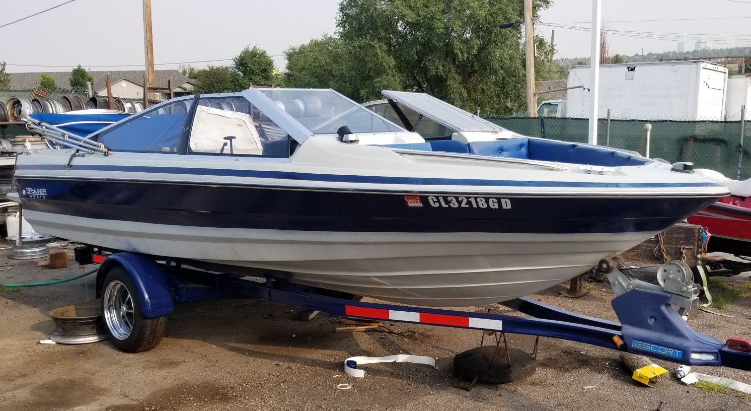 PENDING PICK UP Boat 1989 bayliner capri with mercury 85hp outboard motor