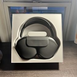 Airpod Maxes Space Grey