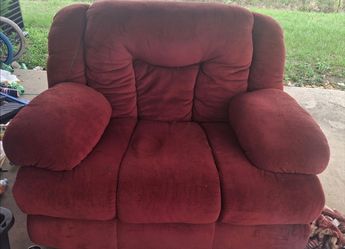 Oversizes plush couch and recliner