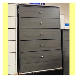 5 drawers dresser / Five drawers dresser