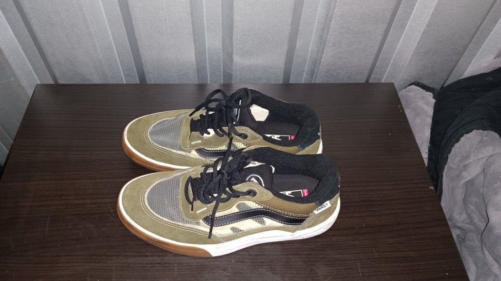 Green and Black Vans Old Skool Size 8 Men