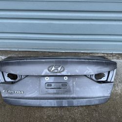 2017 2018 Hyundai Elantra Trunk Lid Sedan 