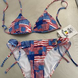 4 Jul Bikinis 