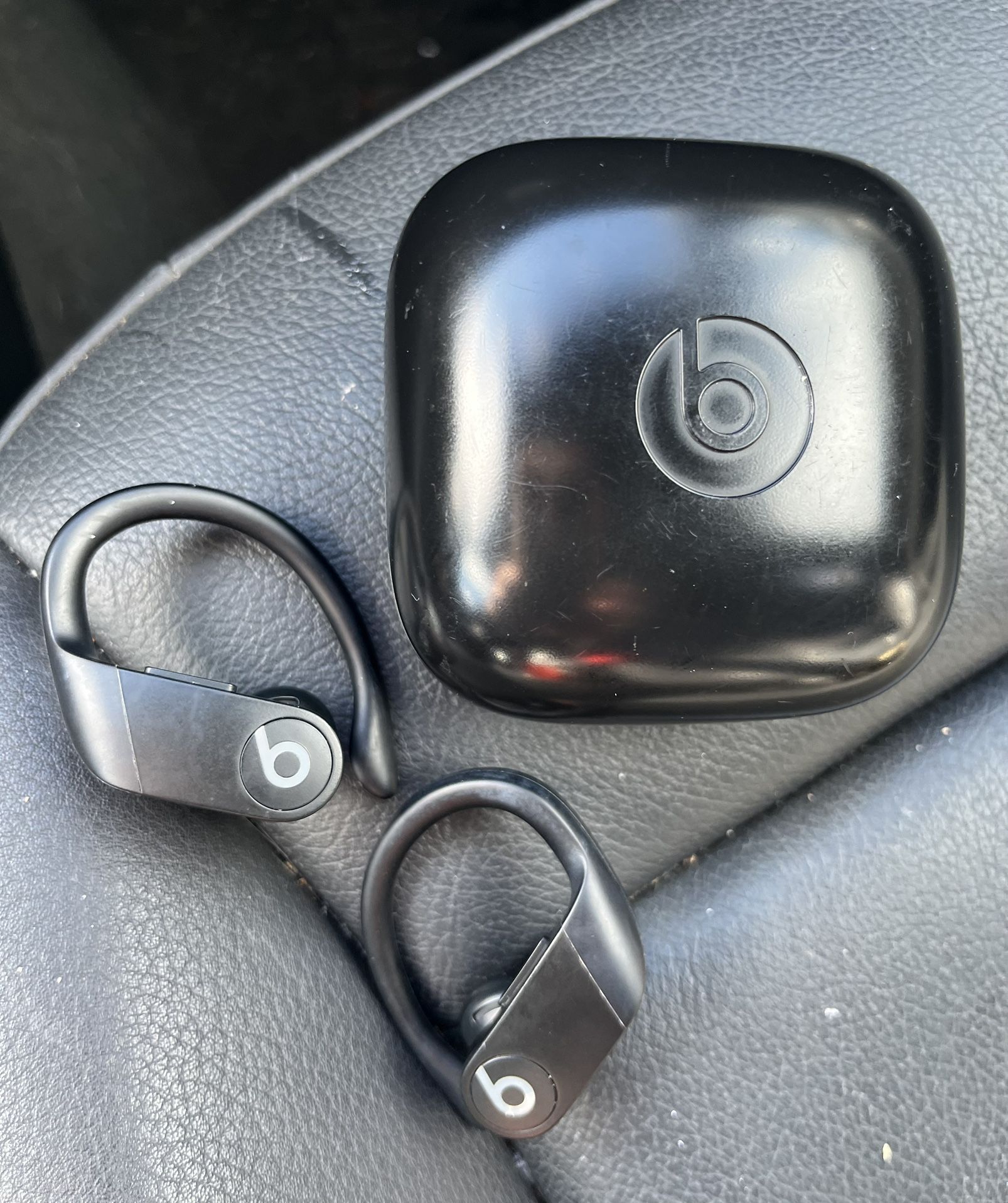 Powerbeats Pro 1 & case