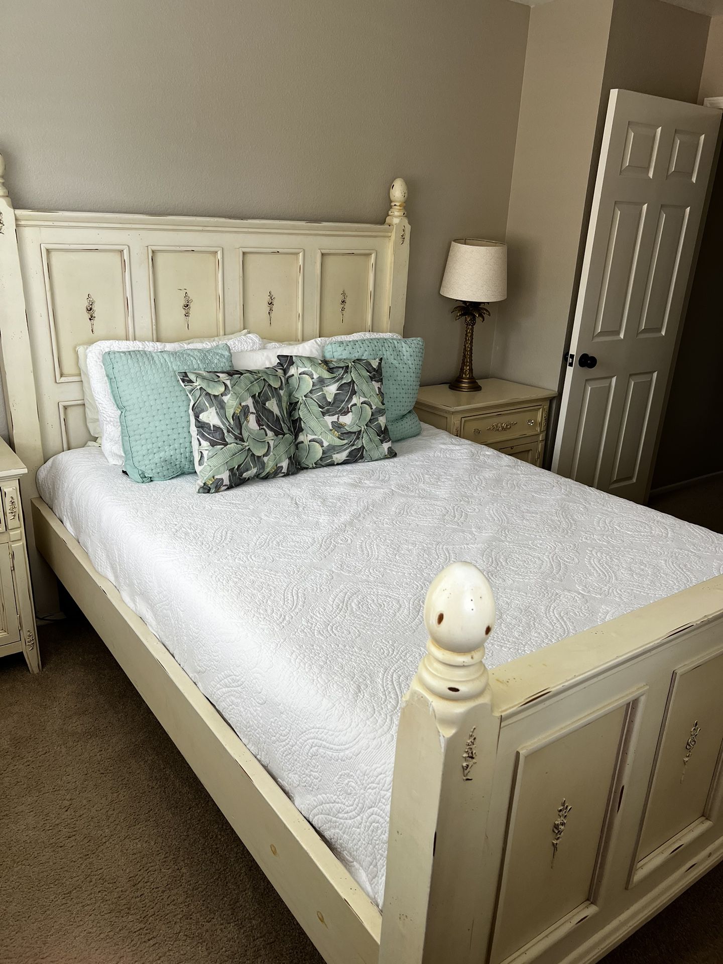 Queen Bedroom Set—Bed, Nightstands, Mirror