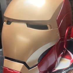 Iron Man Helmet Replica – Marvel Collectible/Cosplay – Like New