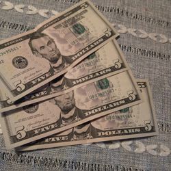2021-4-$5 Bill Consecutive Numbered Star Notes