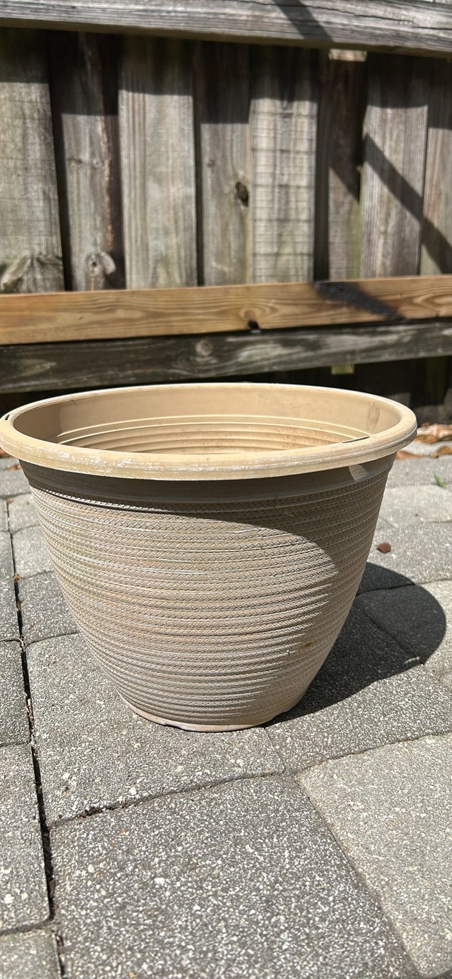 Flower Pot ( Plastic)
