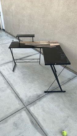L desk gaming table