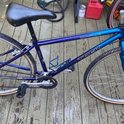 TREK  MULTITRACK  720 Ibryd  Frame 15 Inches 38 Cm Weels700 X35