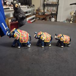 Set Of 3 Indian Mini Elephant Figurine Feng Shui Rajasthani Handcrafted Showpiece Hand-painted W/Vibrant Colors In Enamel, In Graduating Sizes
