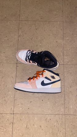 Air Jordan 1 Mid Sneakers