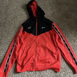 NEW Men’s Nike Sportswear Repeat Zip Up Hoodie In Red Size Large (L)