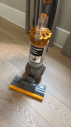 Dyson Ball Multi Floor 2 Upright Vacuum — Works Great, Well Maintained