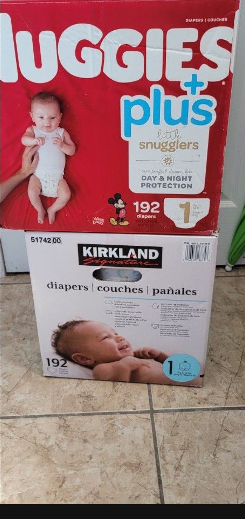 HUGGIES little Snagglers Or KIRKLAND 192 Diapers New box