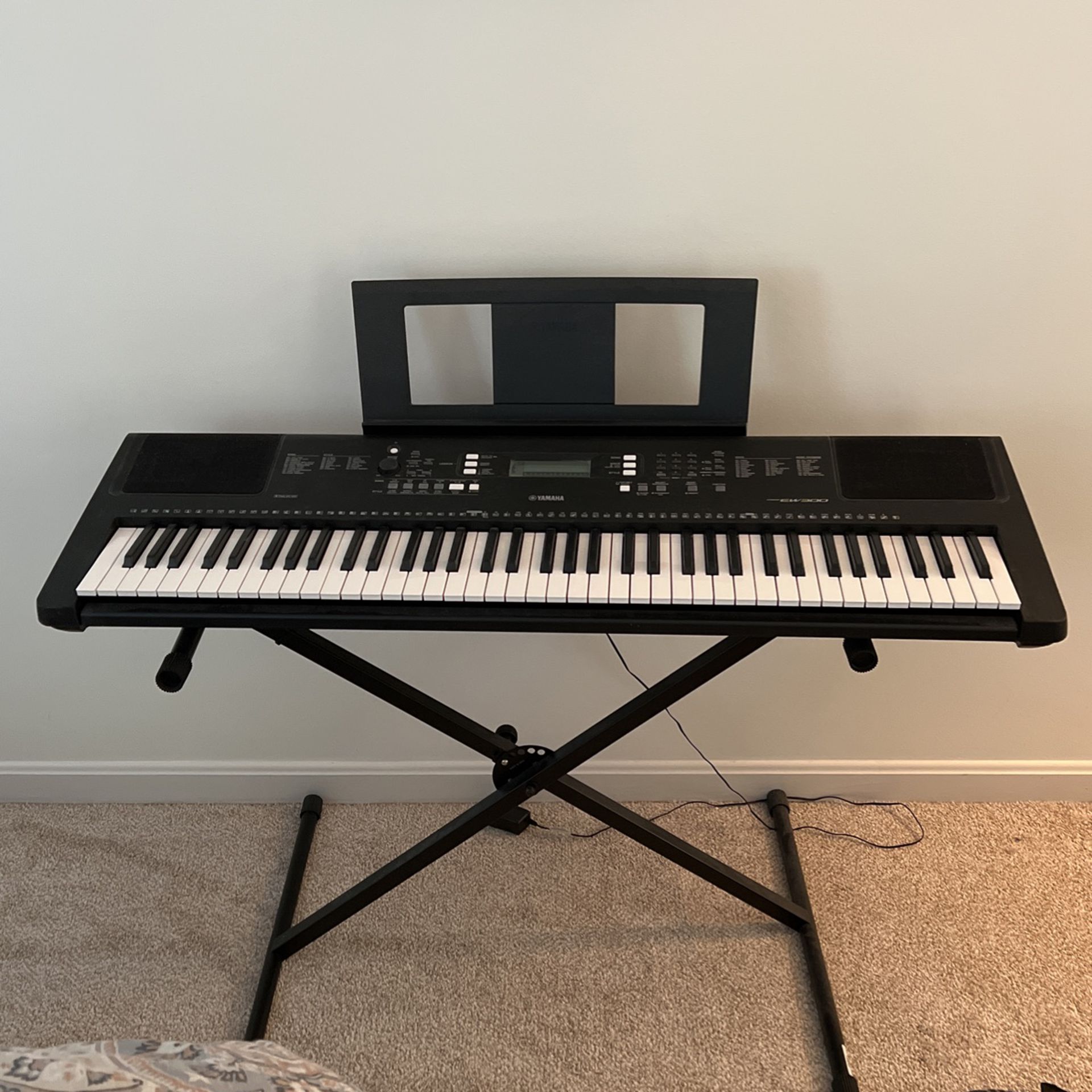 Yamaha PSR-EW300 76-Key Keyboard