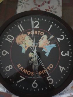Vintage Porto Ramos-Pinto"Sterling & Noble Clock ⌚ Very Hard To Find Diameter 15.5"Wine Advertising Runs Excellent!!