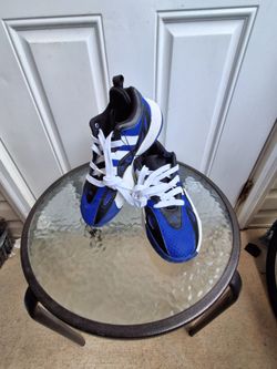 Adidas  blue and blk ,white  man 6/ haft