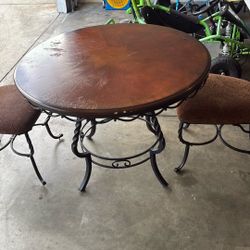 Dinning Table 