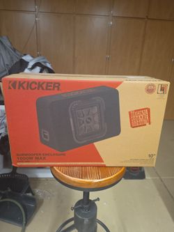 10" kicker sub with box