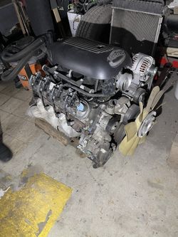 4.8 Chevy Engine
