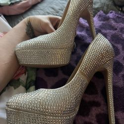 Shoedazzle Size 8.5 Used Silver High Heels 