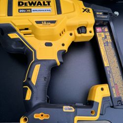 20V MAX XR Lithium-Ion Cordless 18- Gauge Narrow Crown Stapler (Tool Only)