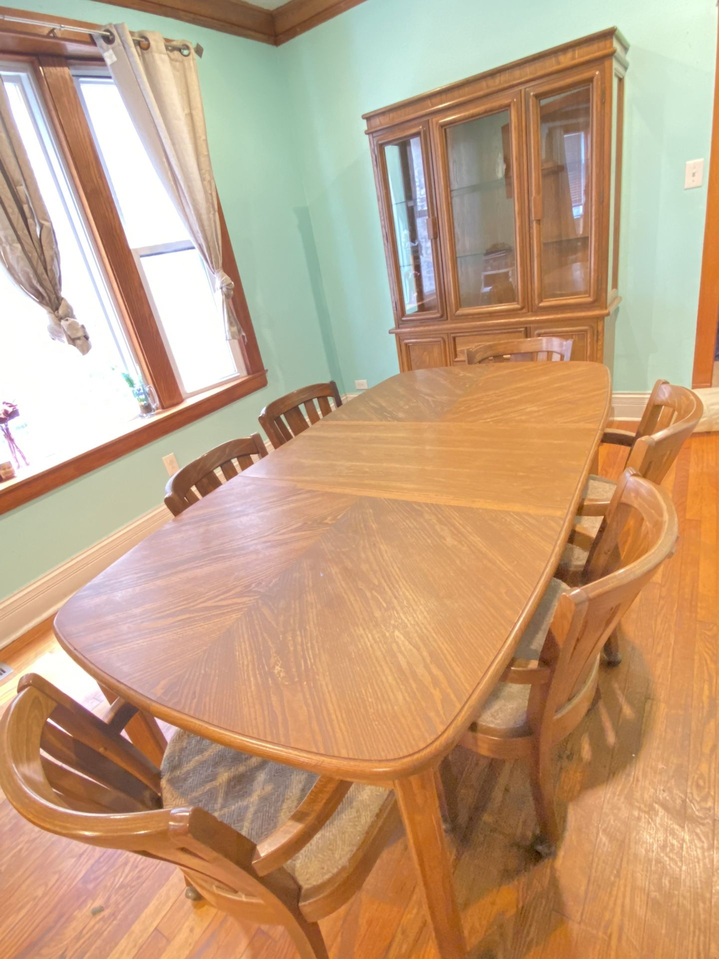 Dining Table With Chairs, china Cabinet