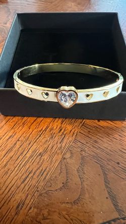Trendy bangle bracelet