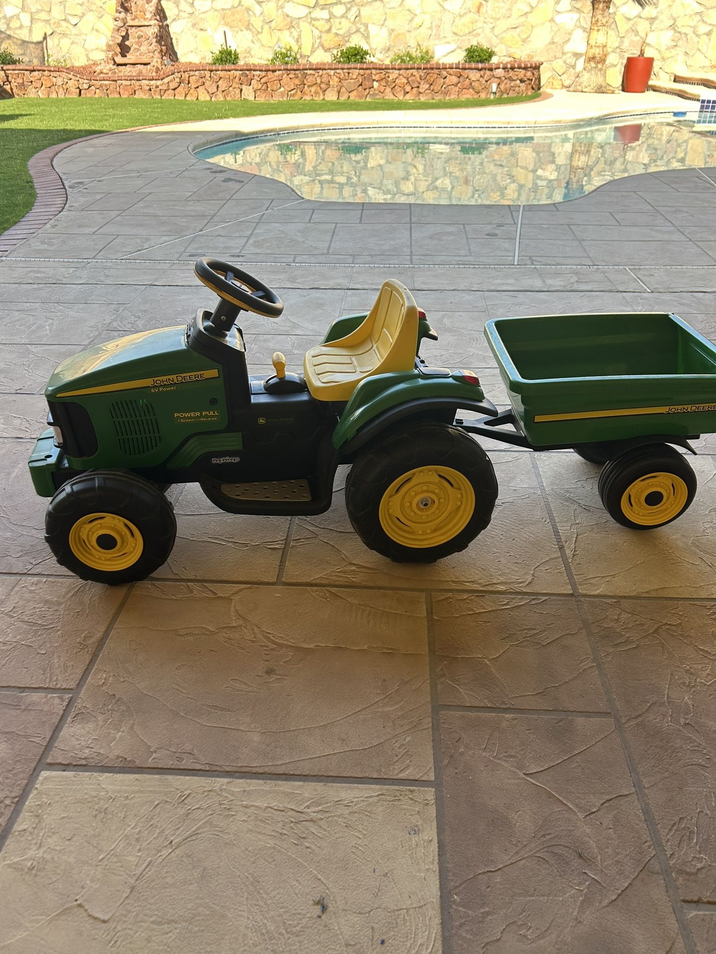 John Deer Kids Electric Tractor