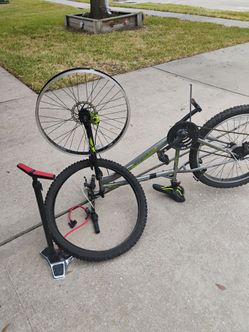 Mountain Bike with Disc Brakes