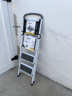 Gorilla Ladders 3-Step Steel Lightweight Step Stool with Project Tray, 225 lbs. Load Cap. Type II Duty Rating (8 ft. 9 in. Reach Height) Equivalent to