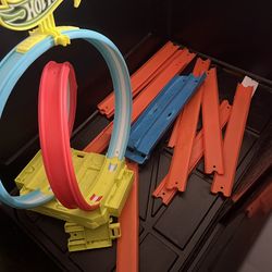 Misc hot wheels track