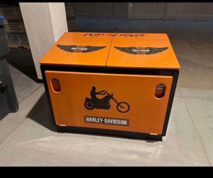 Harry Davison ice chest