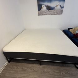 California Kind Bed W Frame 