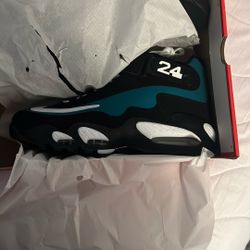Brand new griffey freshwaters size 12