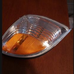 0//07Toyota Tundra Turn Signal