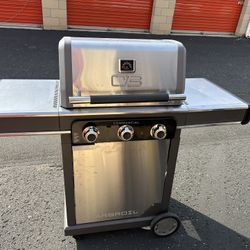 Brand New - 3 Burner Char-Broil Commercial Series