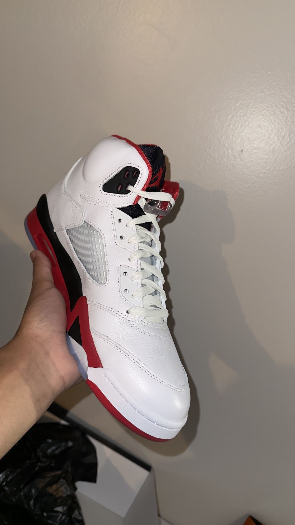 Jordan 5 “Fire Red” 25’