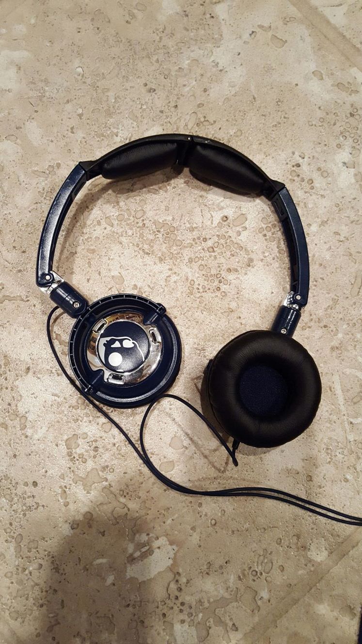 Skullcandy headphones