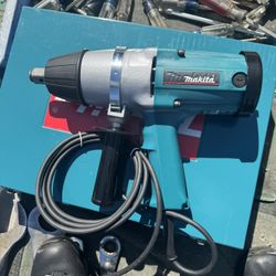 Makita Electric Impact 3/4 Drive 