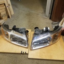 Headlights For 96-99 Caravan Or Voyager Or Town And Country 
