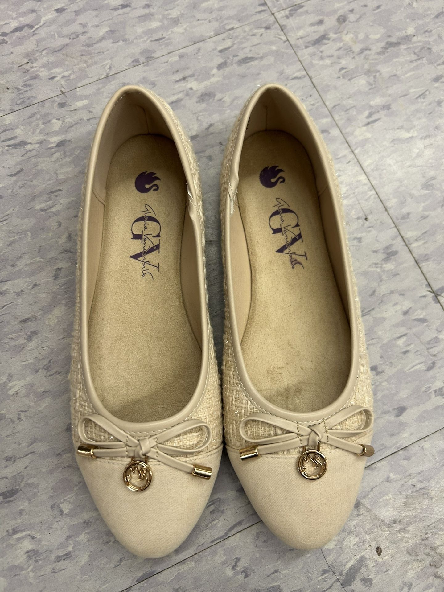 NWT Gloria Vanderbilt women flats shoes