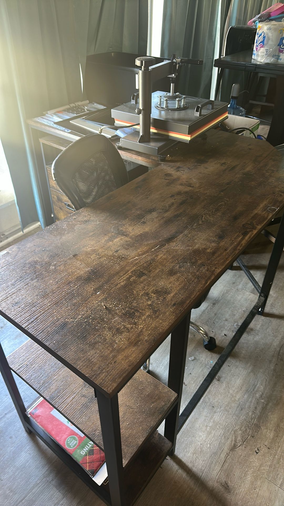 Office Desk And Chair 