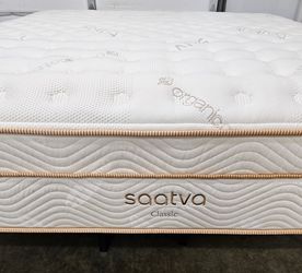 LIKE NEW! Saatva Classic 14.5" Luxury-Firm King Mattress - Delivery Available