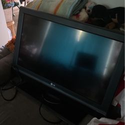 LG TV 32 inch