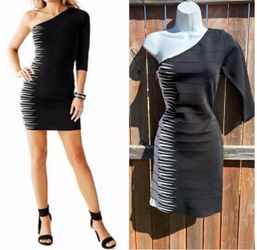 Guess one shoulder dress size Small